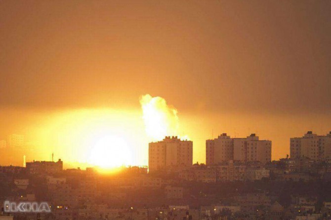 Air attack on Gaza by zionist occupiers