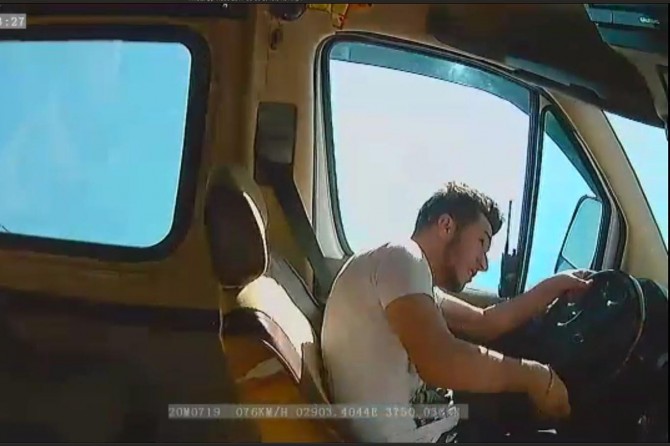 Denizli’de 7 kişinin yaralandığı trafik kazası güvenlik kamerasında