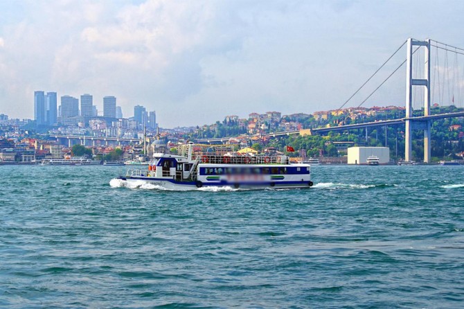 İstanbul Boğazı gemi geçişlerine kapatıldı