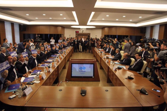 Hükümet memur maaşları için teklifini sundu