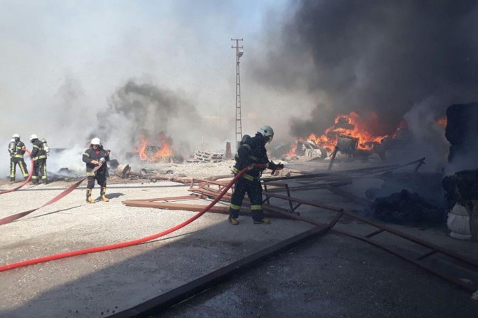 Gaziantep'te tekstil fabrikasında yangın