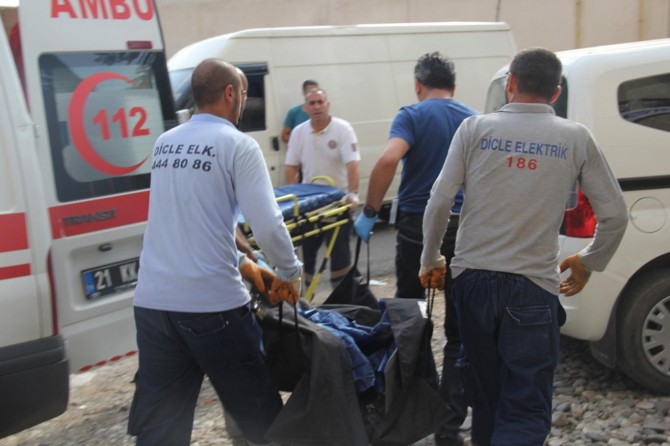 Trafoya giren genç elektrik akımına kapılarak hayatını kaybetti