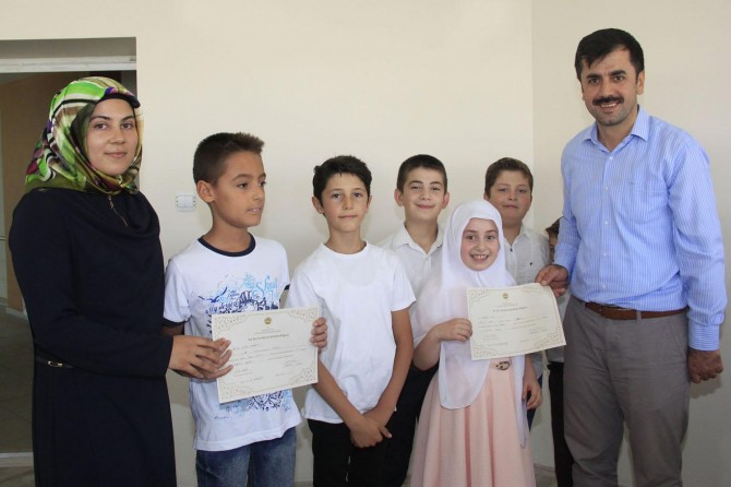 Van'da Kur'an kursu öğrencilerine belge verildi