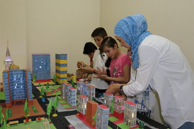 Hayallerindeki Suriye’nin maketini yaptılar