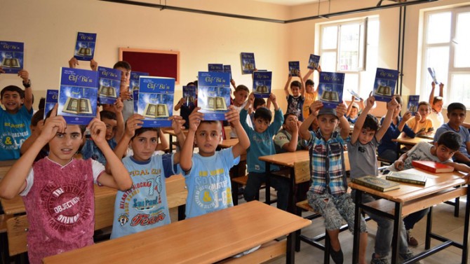 Ji ber ku mizgefta wan tuneye hewil didin li mektebê dersa Qur’anê bistînin