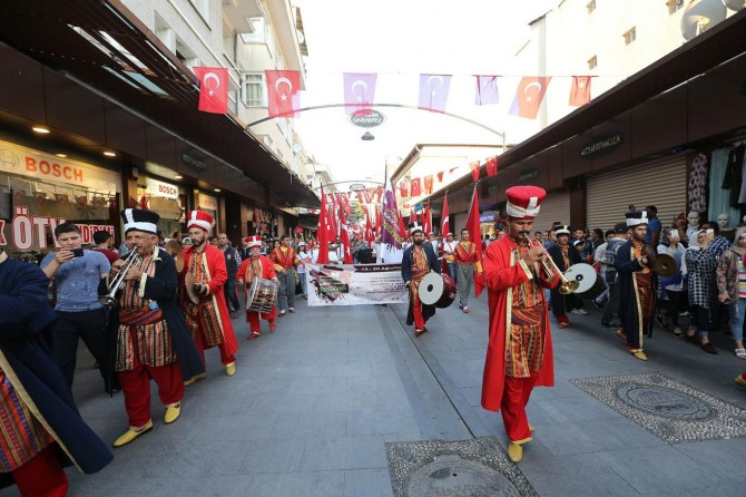 Bakan Abdulhamit Gül, Antep fıstığı kortejine katıldı