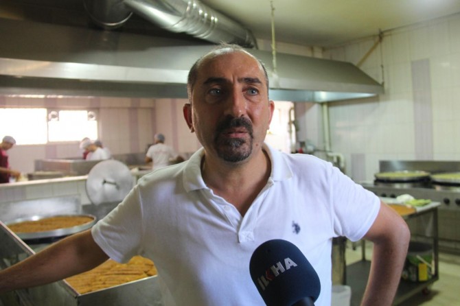 Diyarbakırlı tatlı imalatçıları yükselen fıstık fiyatlarına tepkili