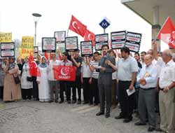 İğrenç Film İzmir'de Protesto Edildi