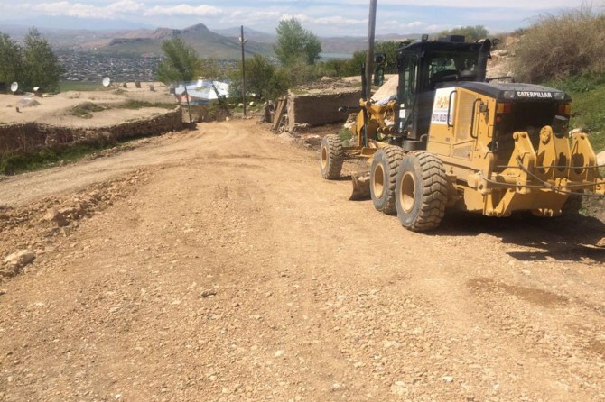 Van kırsalında yol yapım çalışmaları devam ediyor