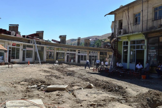 İş yapamaz hale gelen esnaf projenin bir an önce bitirilmesini istiyor