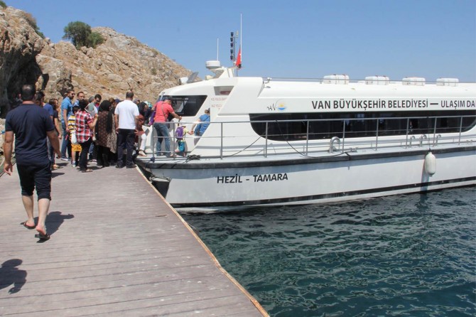 Deniz otobüsleri 5 ayda 15 bin kişiyi taşıdı