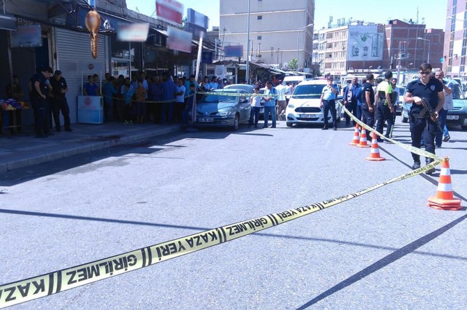 Siverek Sulu Camii önünde silahlı saldırı: 1 ölü 2 yaralı video foto