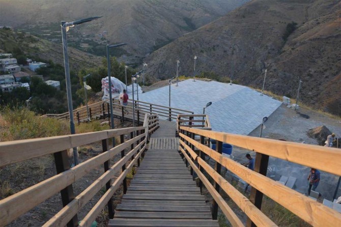 Tarihi kalenin çevre düzenlemesi çalışmaları devam ediyor