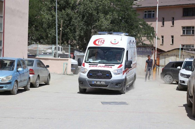 PKK yol çalışması yapan işçilere saldırdı