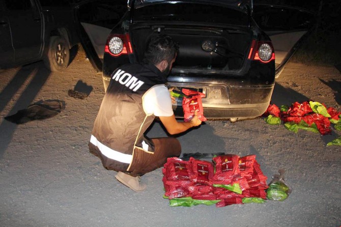 Hakkari'de kaçak sigara ve çay ele geçirildi