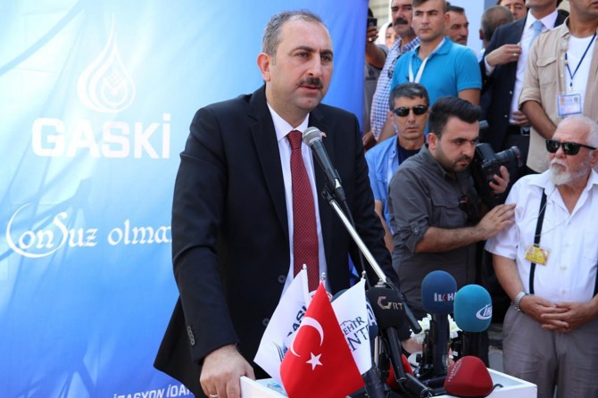 Adalet Bakanı Gül'den Adil Öksüz açıklaması