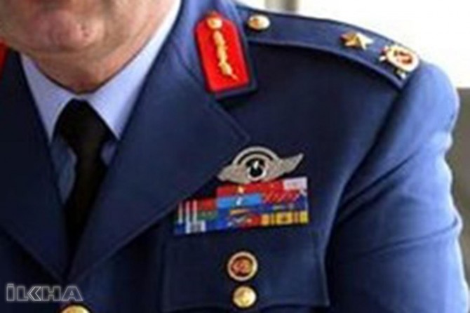 Rutbeyên 10 tuxgeneralên teqawîdbûyî hat stadin