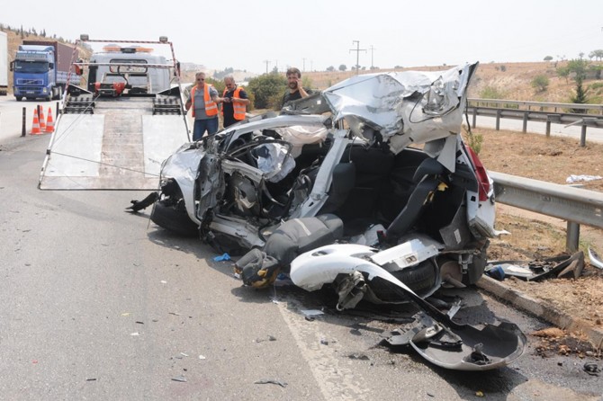 Gaziantep’te TIR otomobili ezdi: 1 ölü 1 ağır yaralı