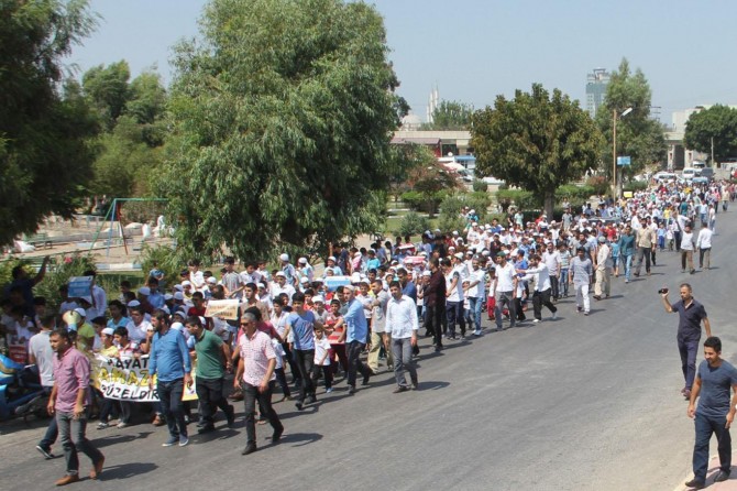 Adana’da yüzlerce çocuğa namaz eğitimi verildi