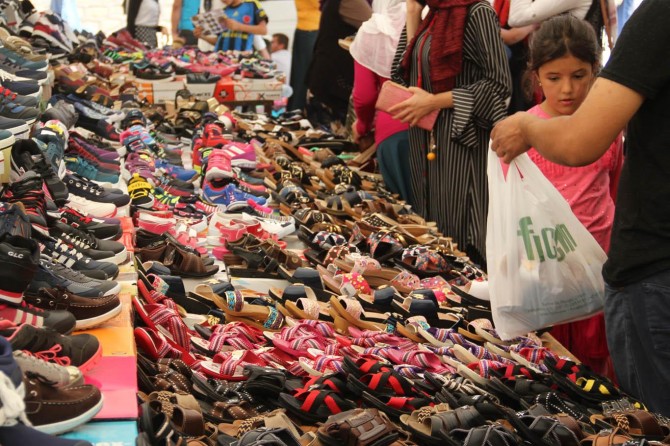 Çarşı pazarda bayram bereketi