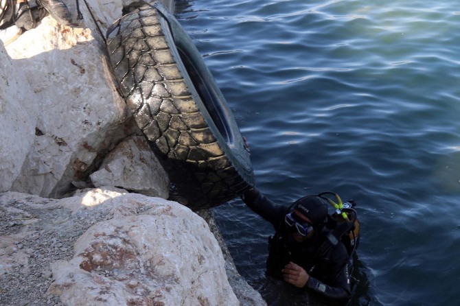 Van Gölü'nden çıkan atıklar şaşırttı