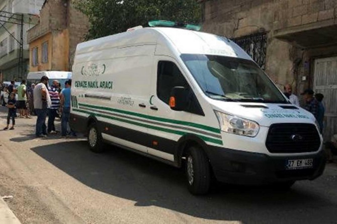 Gaziantep'te genç kız tartıştığı komşusunu öldürdü iddiası