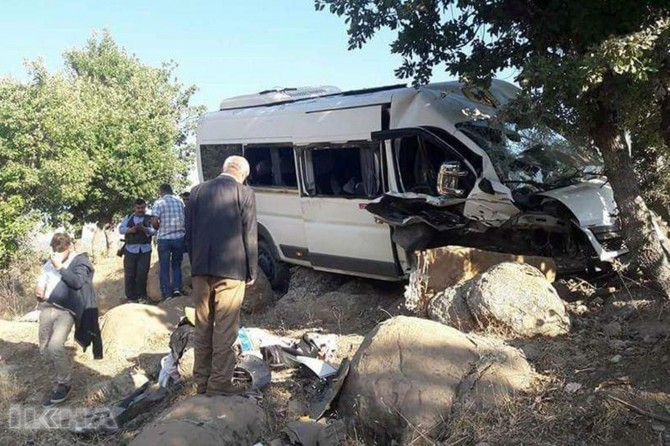 Li Semsûrê qezaya trafîkê: Ji heman malbatê 11 kes birîndar bûn