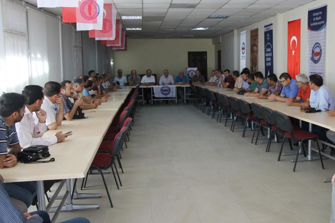 "Arakanlı Müslümanlar çok yönlü soykırıma tabi tutuluyor"