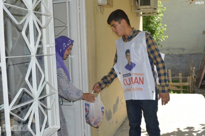 “Yasins continue to distribute the meat of sacrificed animals”