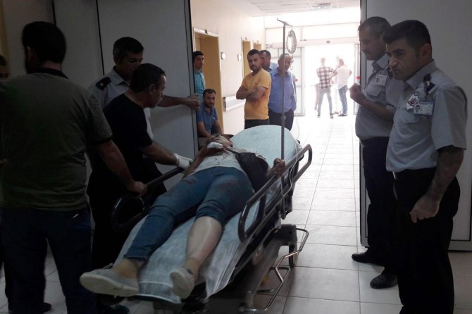 Tayini Hakkari’ye çıkan öğretmenler kaza yaptı: 1 ölü 4 yaralı