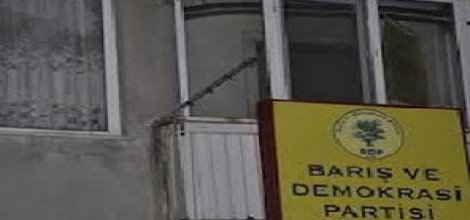 Öldürülen Korucunun Yakınları bdp'ye Saldırdı
