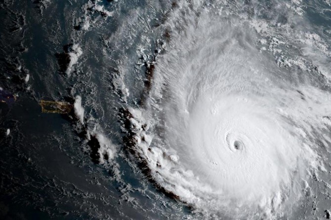 Irma Kasırgası saatte 295 kilometre hızla ABD'ye yaklaşıyor