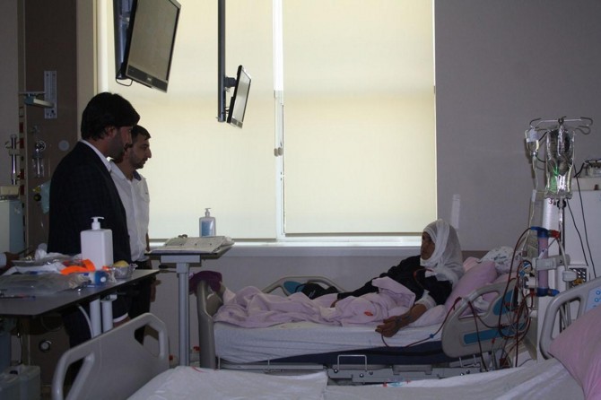 HÜDA PAR gençlik kollarından hastalara bayram ziyareti