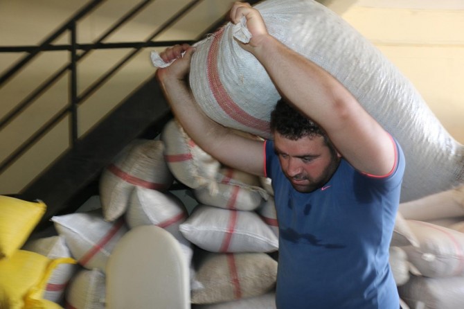 Mamosteyê ku tayîna wî dernayê hamaltiyê dike