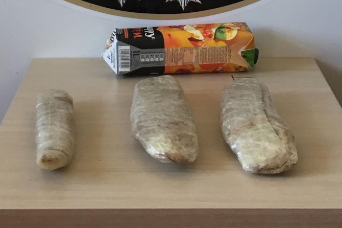 Ayakkabıda uyuşturucu saklayan kişi tutuklandı