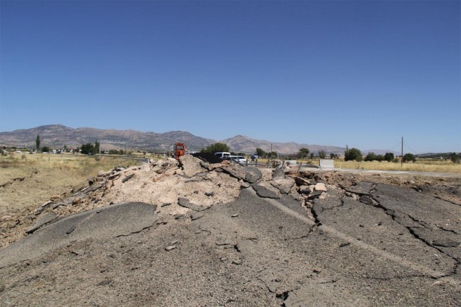 Hurgiliyên êrîşa bombeyî ya li Licê derketin holê