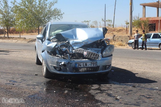 TIR û otomobîl li hev qelibîn: Birîndarek