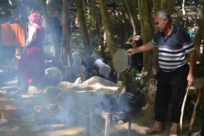 ​Batman Kozluk'ta piknik alanları sonbahara doğru dolup taştı