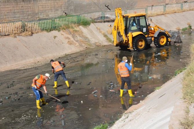 Kızıltepe'de dere temizliği