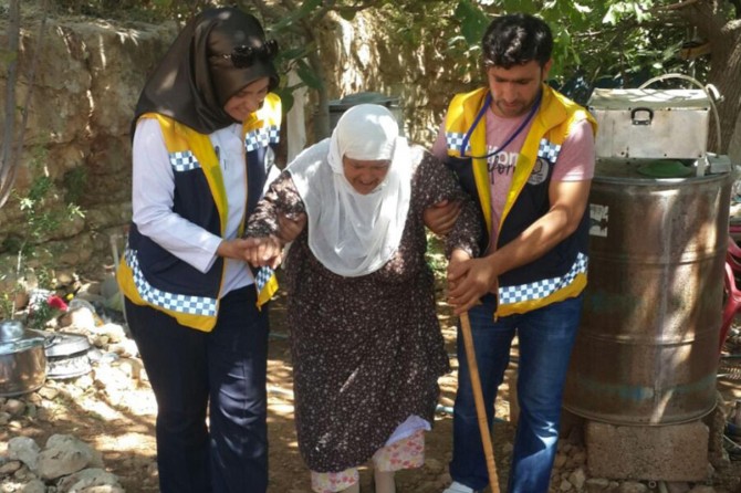 Kızıltepe'de ayda 100 aileye evde bakım hizmeti