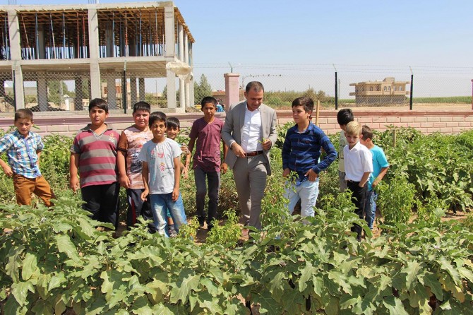 Köy okulu öğretmenlerinden örnek çalışma