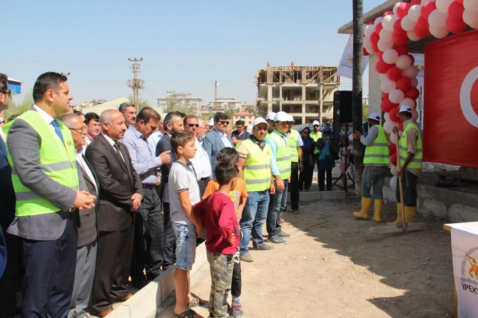 Van İpekyolu'nda çok amaçlı parkın temel atma töreni yapıldı