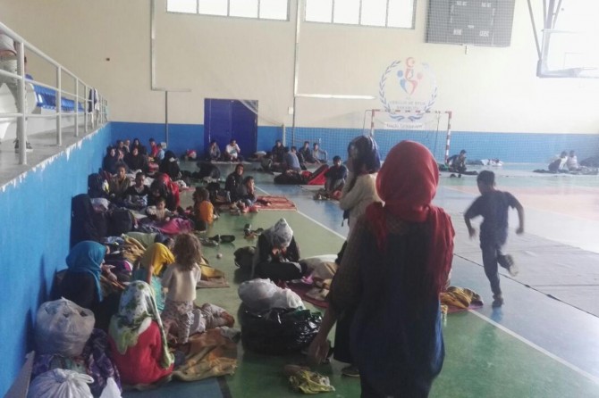 Göçmenleri İstanbul diye Tatvan'a bıraktılar