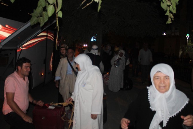 Dualarla uğurlanan ilk hac kafilesi Siirt'e döndü