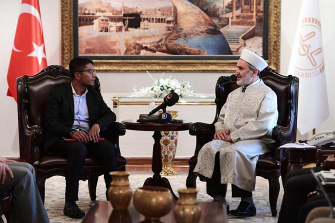 İnsanlığın gözü önünde Arakan’da büyük bir dram yaşanıyor