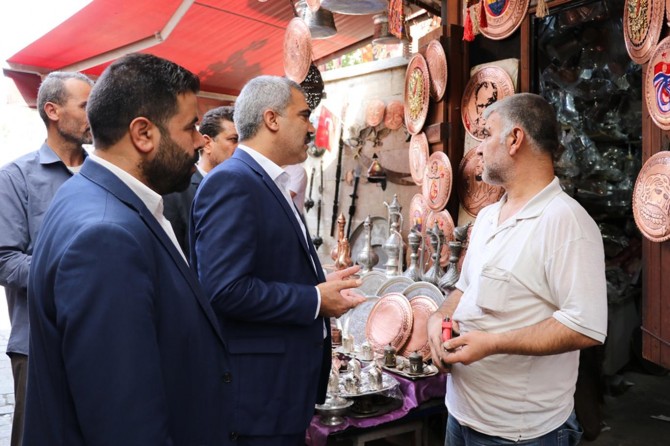 HÜDA PAR'dan mağdur Gaziantep Bakırcılar Çarşısı esnafına ziyaret
