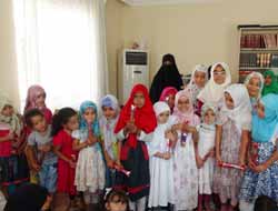 7 Yaşındaki Çocuklara Namaz'ın Önemi Anlatıldı