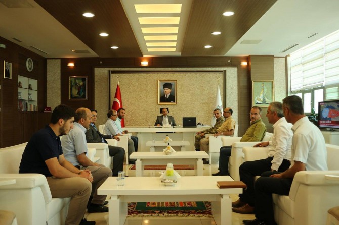 ​Gaziantep’e giden Bitlisli esnaf valiye teşekkür ziyaretinde bulundu