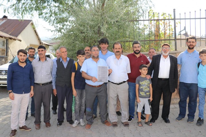 Tarihi mezarlığın GSM operatörüne kiralandığı iddiasına tepki