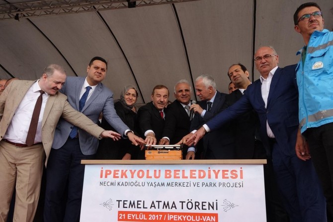 Van’da "Necmi Kadıoğlu Yaşam Merkezi ve Park Projesi’nin" temeli atıldı